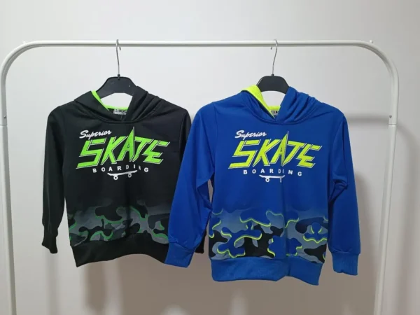 sudadera de nino con capucha skate boarding